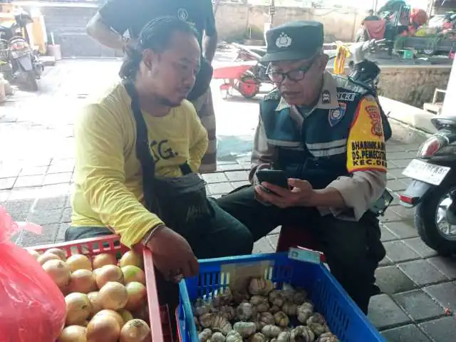 Bhabinkamtibmas Polsek Denpasar Utara, Gencarkan Sosialisasi Polisi Banjar Hebat Kepada Warga