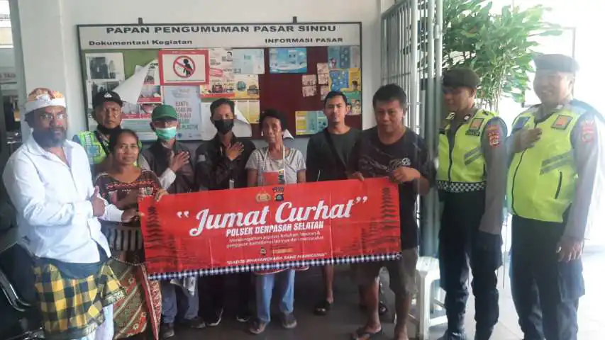 Gelar Jumat Curhat, Polsek Densel Tampung Aspirasi Para Pedagang Pasar Sindu Sanur