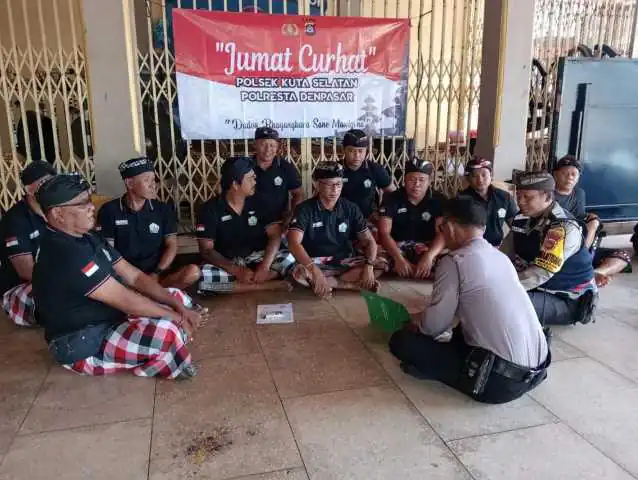 Jumat Curhat Polsek Kutsel, Pecalang Banjar Menega Berharap Diberikan Pelatihan.
