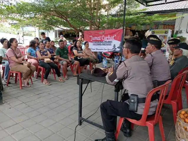 Jumat Curhat Polsek Kutsel, Pedagang Pasar Telaga Sari Ungasan Tanyakan Tips Kenali Uang Paslu.