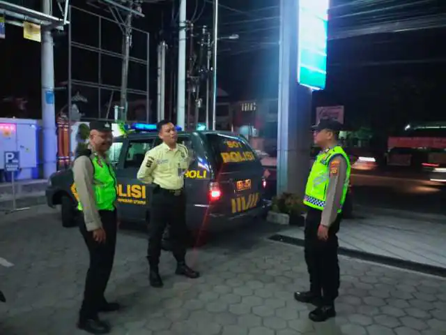 Polsek Denpasar Utara laksanakan kegiatan Blue Light Patrol Cegah Gangguan Kamtibmas