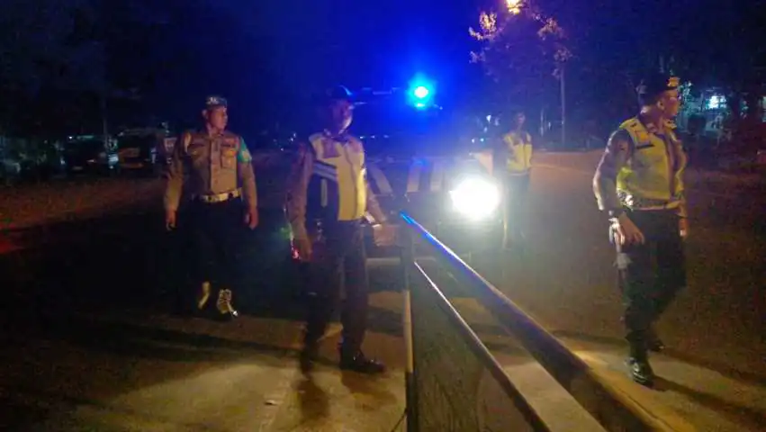 Tingkatkan Keamanan Malam Hari, Polsek Dentim Rutin Laksanakan Blue Light Patrol