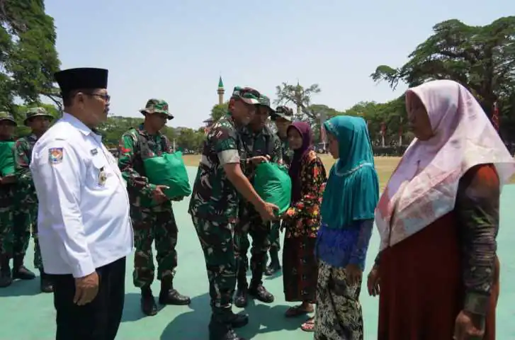 Upacara Pembukaan TNI Manunggal Membangun Desa (TMMD) Ke-118 di Kabupaten Bangkalan dihadiri oleh Danrem 084/BJ