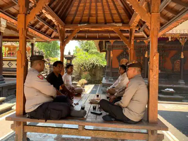 Jumat Curhat, Kapolsek Bebandem Polres Karangasem Dengar Keluhan Masyarakat di Banjar Dinas Galih, Desa Jungutan, Kecamatan Bebandem