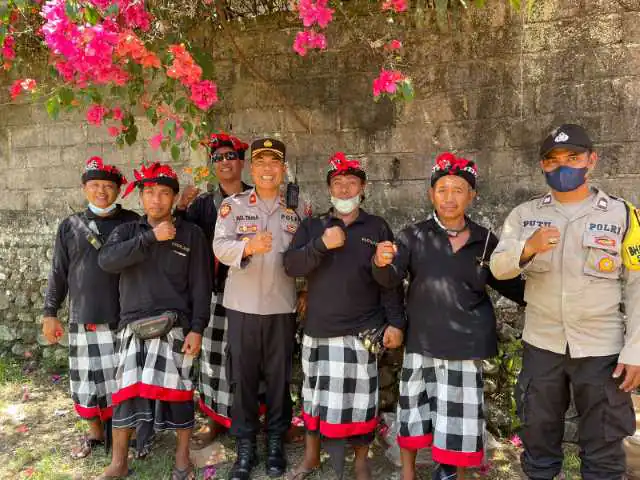 Jumat Curhat, Kapolsek Blahbatuh Temui Kelompok Pecalang Serap Aspirasi Kamtibmas