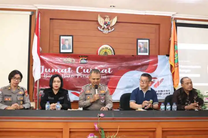 Jumat Curhat, Polda Bali Adakan Tanya Jawab Dengan Mahasiswa Kampus IKIP PGRI Bali 