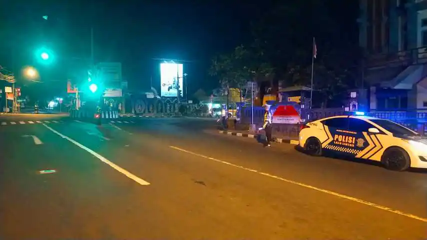 Kendalikan Situasi Lalulintas Dimalam Hari, Sat Lantas Polres Karangasem Laksanakan Blue Light Patrol