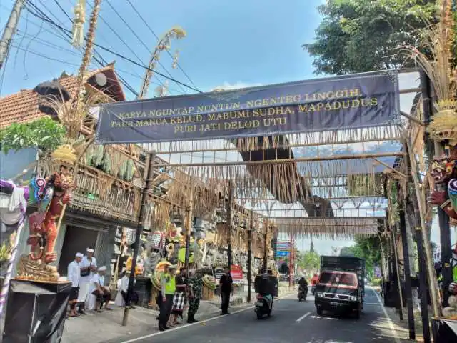 Menjaga Situasi Tetap Kondusif,.Pawas Pimpin Pengamanan Kegiatan Upacara Puncak Karya Di Puri Jati Delod Utu, Bebalang