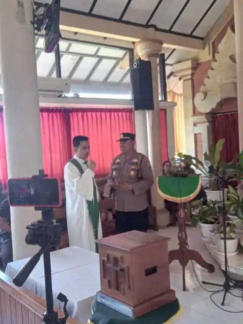 Minggu Kasih, Aman dan Damai atas Kehadiran Polsek Kota Jembrana dalam Pengamanan Ibadah Gereja