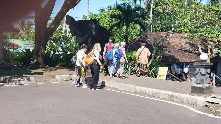 Akhir Pekan, Polsek Blahbatuh Giatkan Patroli Presisi Sambangi Daerah Tujuan Wisata
