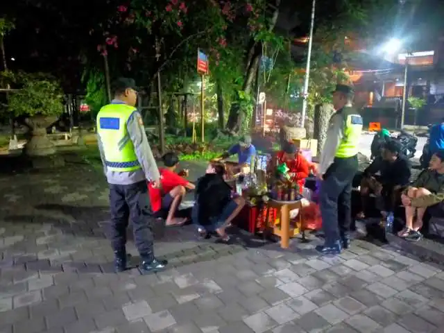 Antisipasi Kejahatan Saat Malam Hingga Dini Hari, Polsek Denpasar Utara Gelar Blue light Patrol