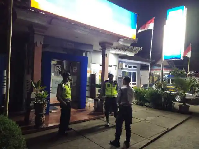 Jaga Kantibmas, Polsek Tembuku Laksanakan Patroli Blue Light