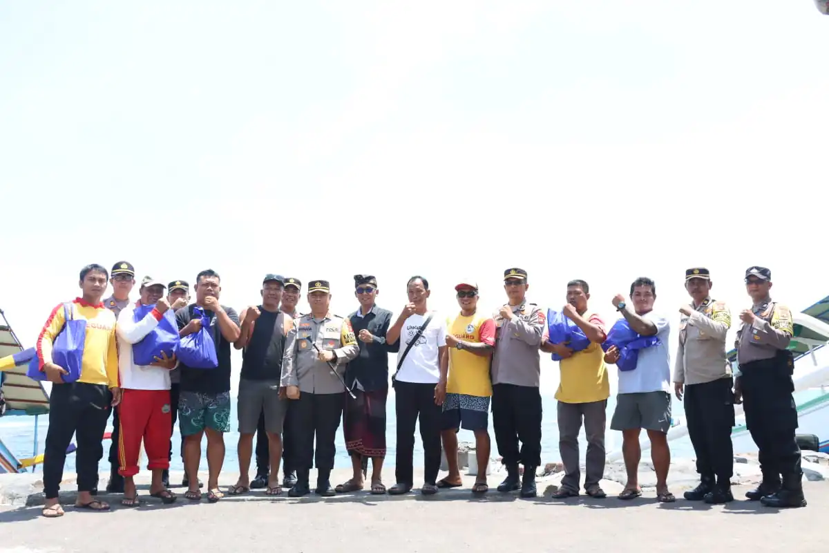 Jumat Curhat, Kapolres Gianyar Serap Aspirasi Nelayan Pantai Cucukan