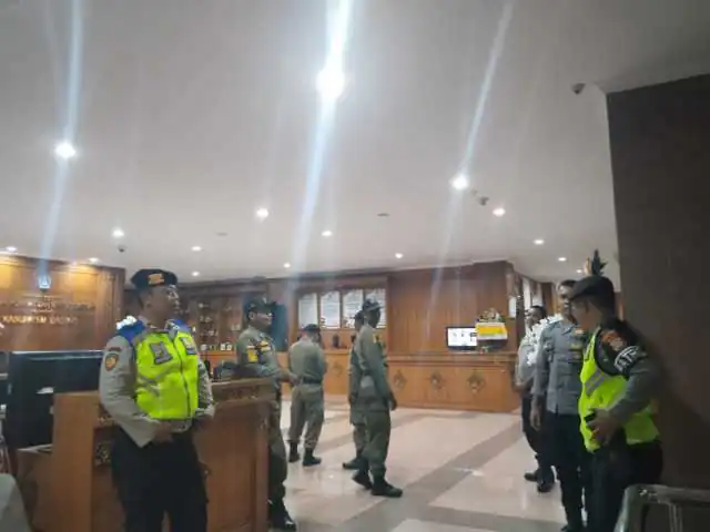 Pawas Pimpin Patroli Gabungan Tiga Pilar TNI, POLRI, Satpol PP