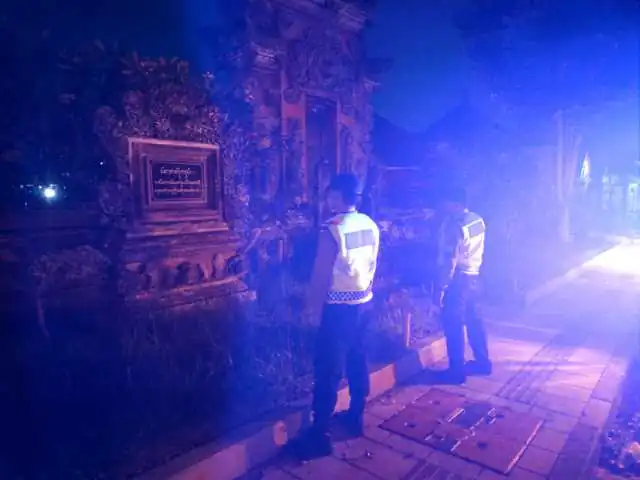 Persempit Ruang Gerak Pelaku Kejahatan Di malam Hari, Personil Sat Samapta gelar blue light patrol