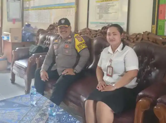 Polisi Sahabat Anak, Bhabinkamtibmas Sambangi Siswa SDN 4 Singakerta
