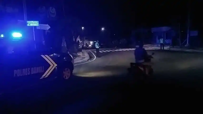 ATENSI ARUS LALULINTAS TETAP LANCAR,PERSONIL SATUAN SAMAPTA RES BANGLI LAKSANAKAN PENGATURAN DAN BLUE LIGHT PATROL