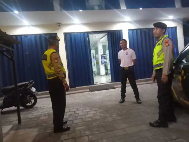 Ciptakan Rasa Aman, 2 Anggota Samapta Polres Badung Melaksanakan Patroli Biru,