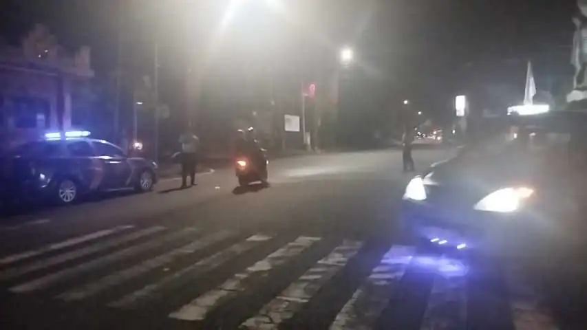 Ciptakan Situasi Tetap Kondusif menjelang Pemilu 2024 Personil Sat Samapta Polres Bangli Tingkatkan Kegiatan Patroli Blue Light
