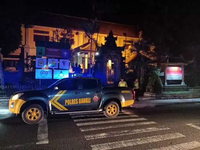 Ciptakan Situasi Tetap Kondusif menjelang Pemilu 2024 Personil Sat Samapta Polres Bangli Tingkatkan penggelaran Blue Light