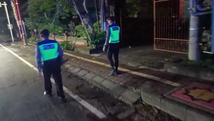 Ciptakan Situasi Tetap Kondusif menjelang Pemilu 2024 Personil Sat Samapta Polres Bangli Tingkatkan penggelaran Blue Light