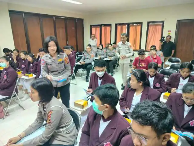 Gelar jumat curhat, Polda Bali dengar asporasi mahasiswa STIKES Wiramedika