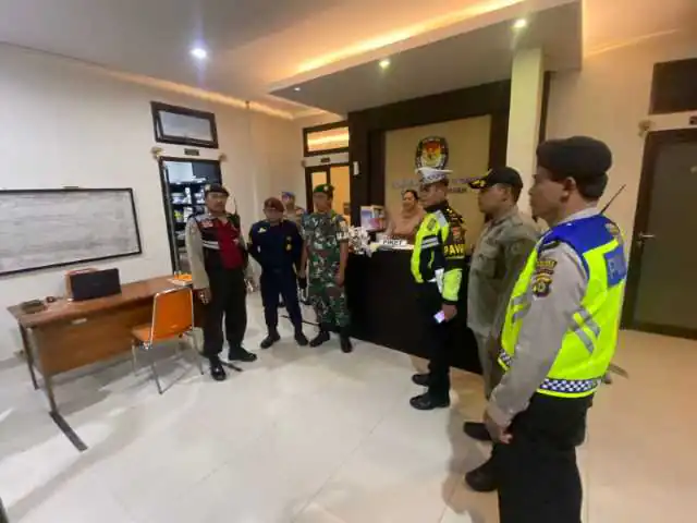 Jaga Kamtibmas Tetap Kondusif Masa Kampanye, Polres Tabanan Gelar Blue Light Patrol Gabungan Tiga Pilar