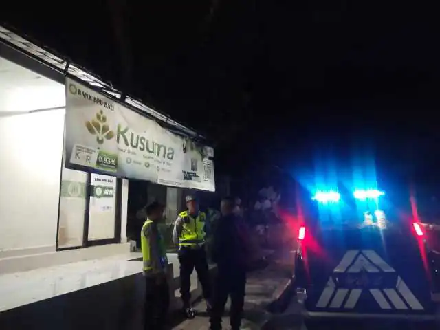 Jaga Kantibmas, Polsek Tembuku Laksanakan Patroli Blue Light