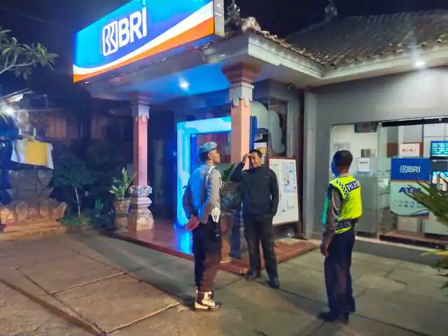 Jaga Kantibmas, Polsek Tembuku Laksanakan Patroli Blue Light