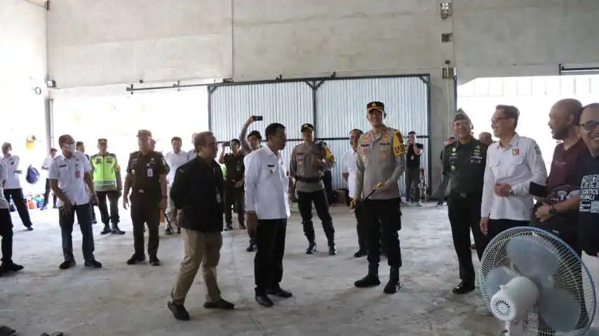 Kapolres Buleleng, Bersama Forkopimda Memantau Dan Mengecek Gudang Logistik KPU Kabupaten Buleleng