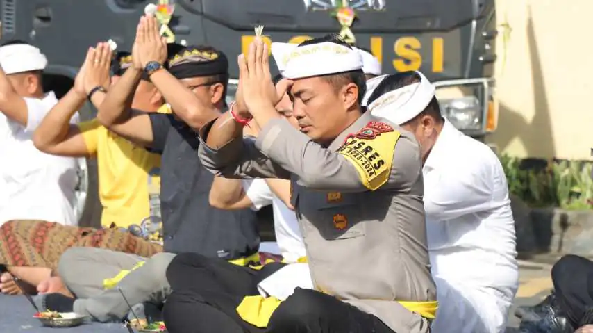 Kapolres Buleleng, Persembahyangan Bersama Dalam Rangka Hari Tumpek Landep.
