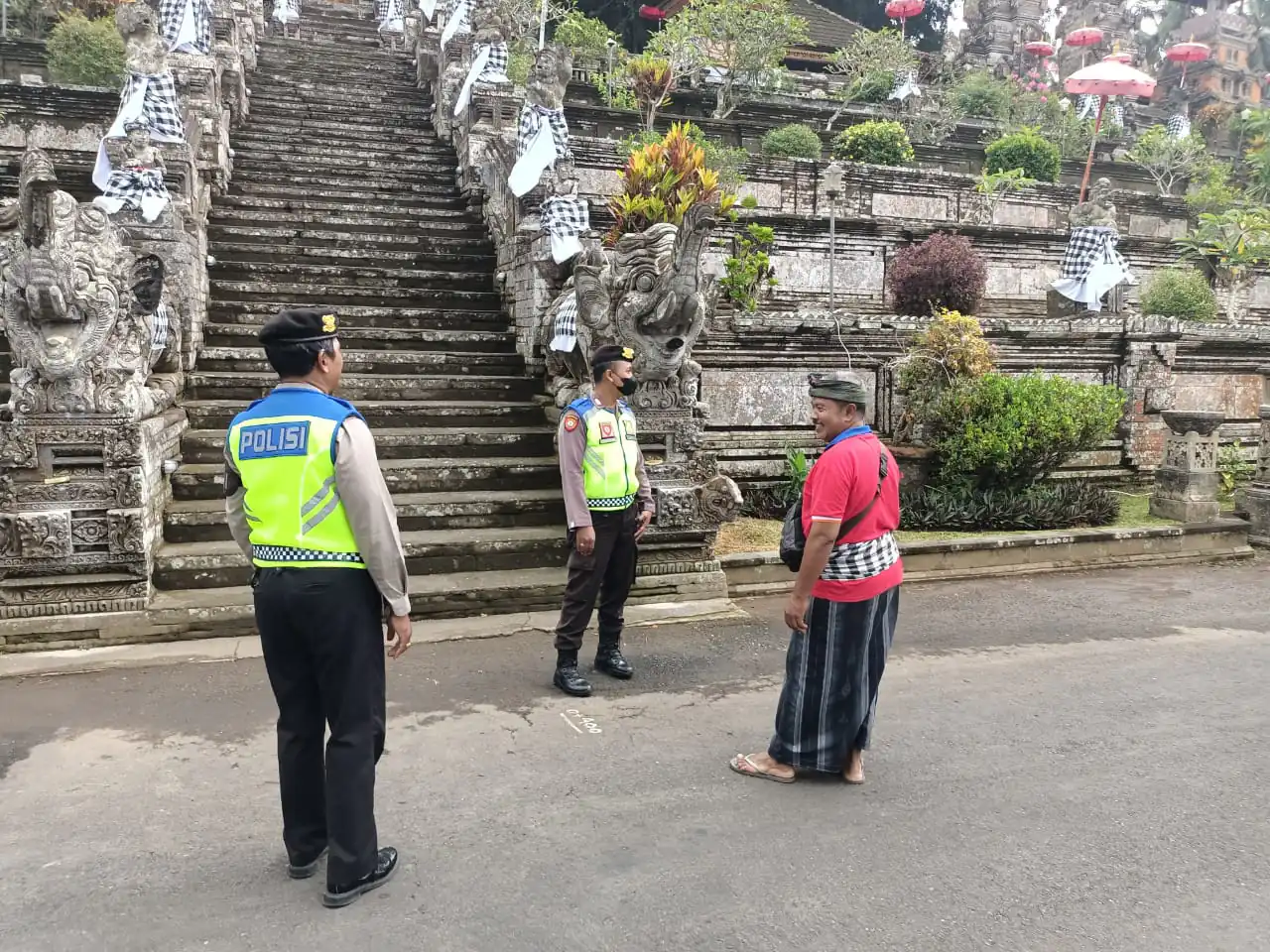 Antisipasi Gangguan Kamtibmas Dan Terjaminnya Kenyamanan Wisatawan, Personil Sat Samapta Polres Bangli Laksanakan Patroli Rutin di Obyek Wisata