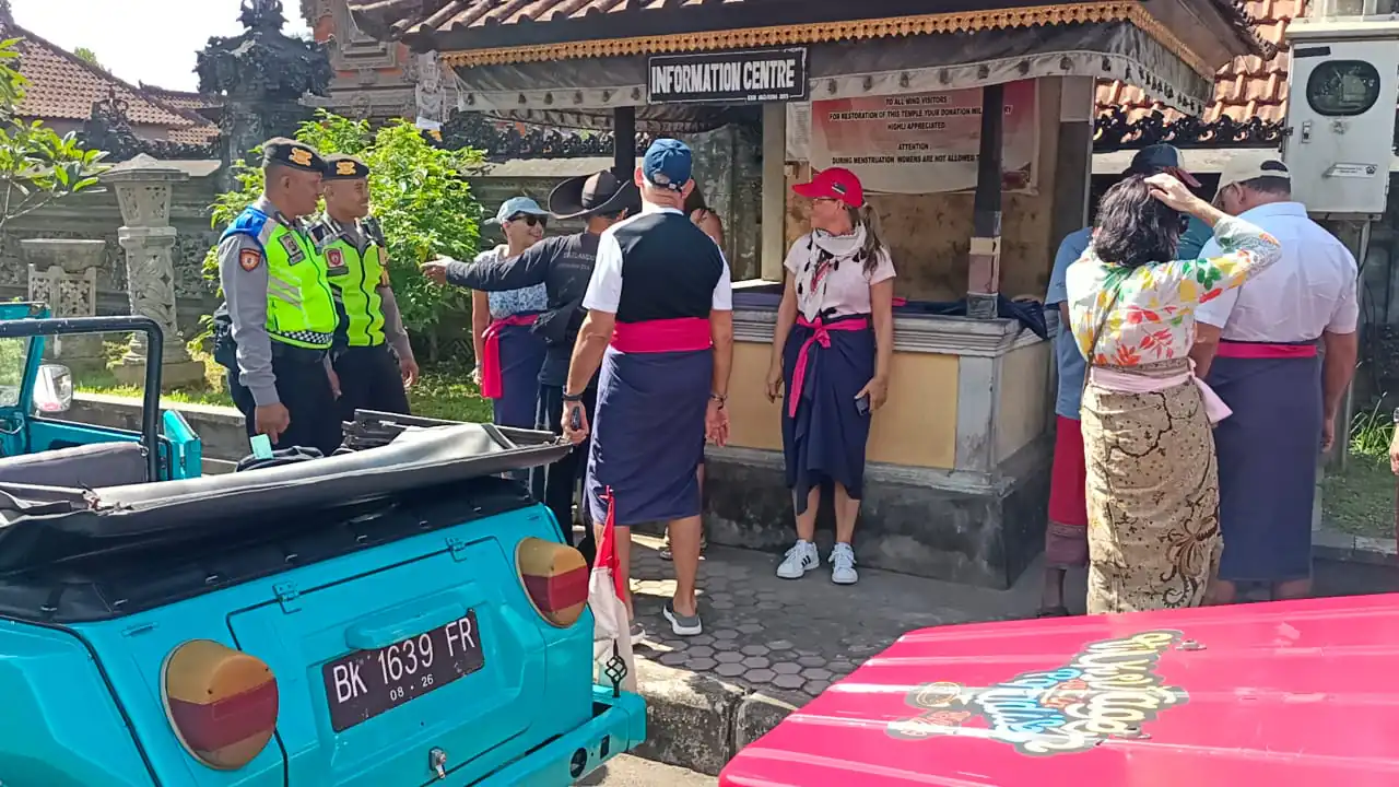 Antisipasi Gangguan Kamtibmas Dan Terjaminnya Kenyamanan Wisatawan, Personil Sat Samapta Polres Bangli Laksanakan Patroli Rutin di Obyek Wisata