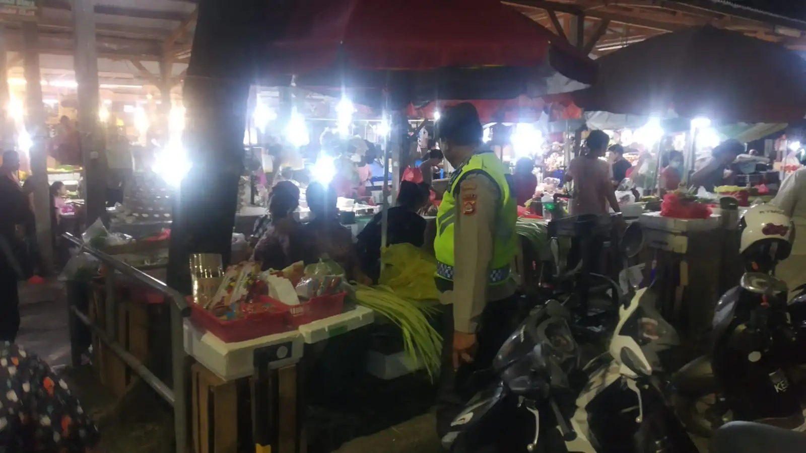Cegah kerawanan Kamtibmas, Blue Light Patrol Polsek Denpasar Utara Rabu, (10/01/2024)