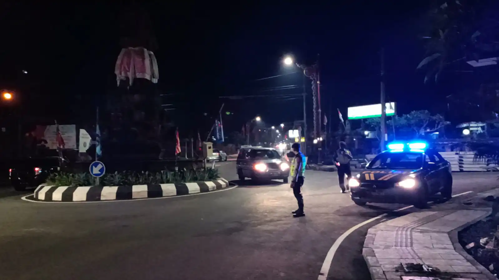 Ciptakan Situasi Tetap Kondusif menjelang Pemilu 2024 Personil Sat Samapta Polres Bangli Tingkatkan penggelaran Blue Light