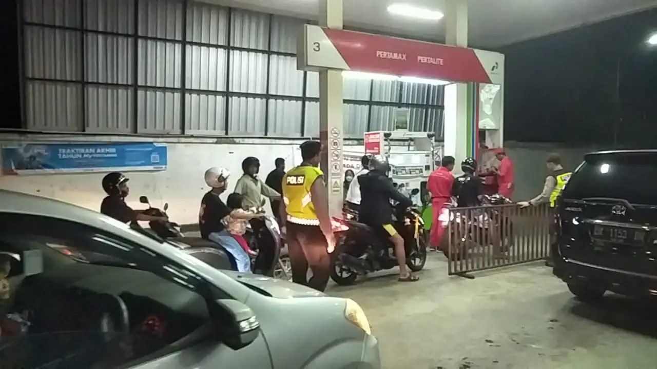 Ciptakan Situasi Tetap Kondusif menjelang Pemilu 2024 Personil Sat Samapta Polres Bangli Tingkatkan penggelaran Blue Light