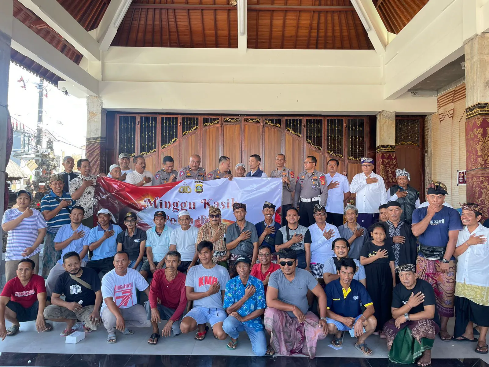 Gelar Minggu Kasih, Polda Bali sasar masyarakat Desa Ubung Kaja