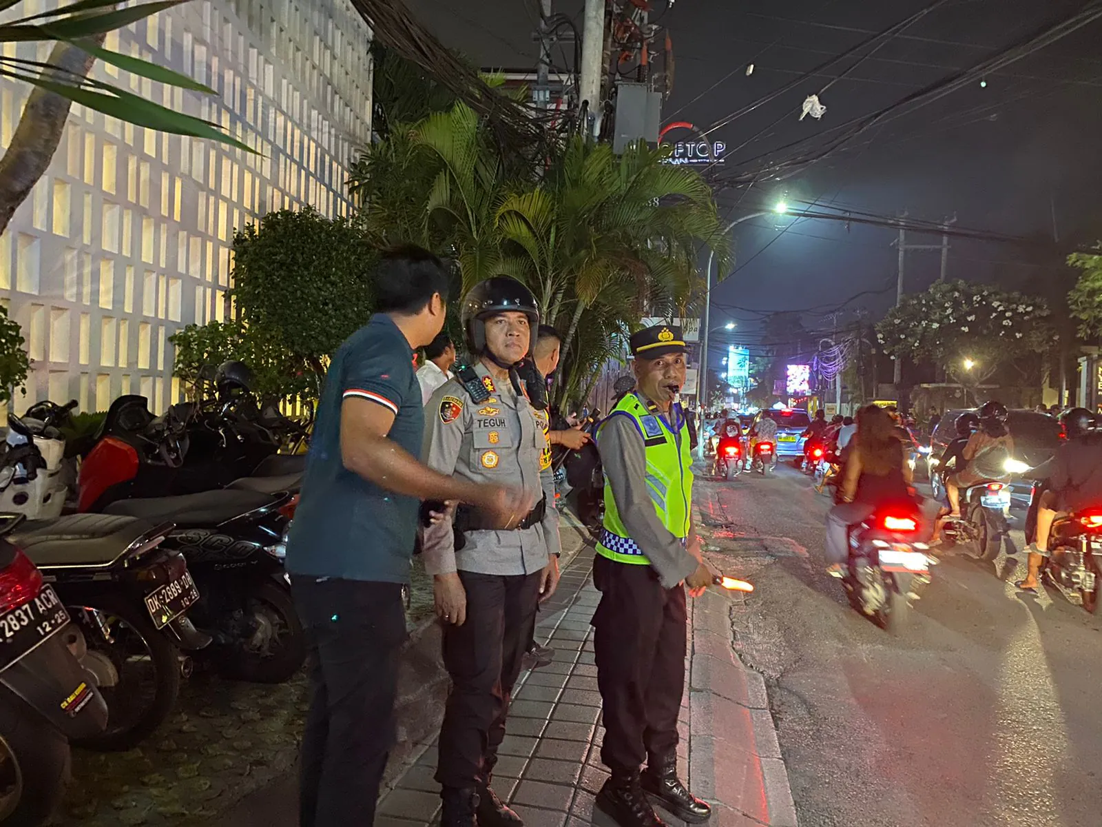 Kapolres Badung AKBP Teguh Priyo Wasono, Ikuti Zoom Meeting Dengan Kapolri