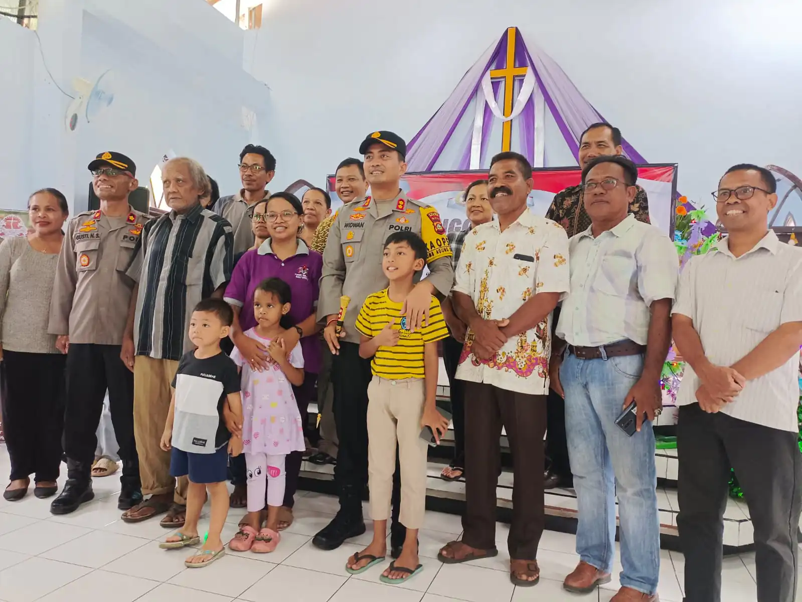 Minggu Kasih, Kapolres Buleleng Di Gereja Kristen Protestan Di BaliI (GKPB) Air Hidup Banyupoh Di Desa Banyupoh, Gerokgak..