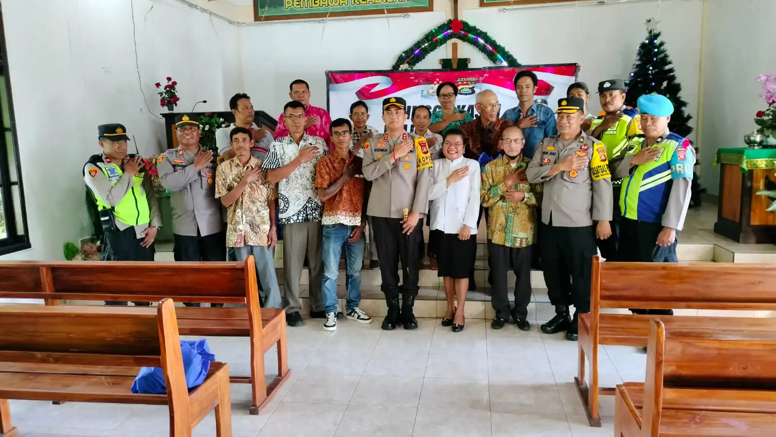Minggu Kasih, Polres Buleleng Di GKPB Bukit Zaitun Kedis Busungbiu.