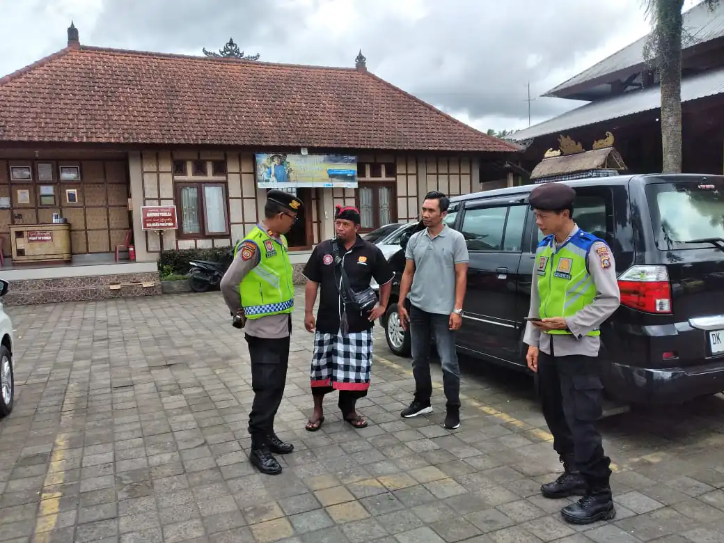 Pastikan Keamanan Kepada Pengunjung, Pawas Bersama Anggota Sambangi Obyek Wisata Penglipuran