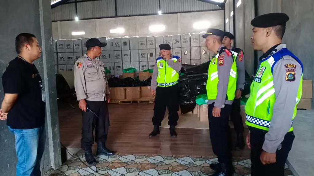 Tingkatkan Patroli Dialogis, Pawas Bersama Anggota Sambangi Kantor Dan Gudang Logistik KPUD Bangli