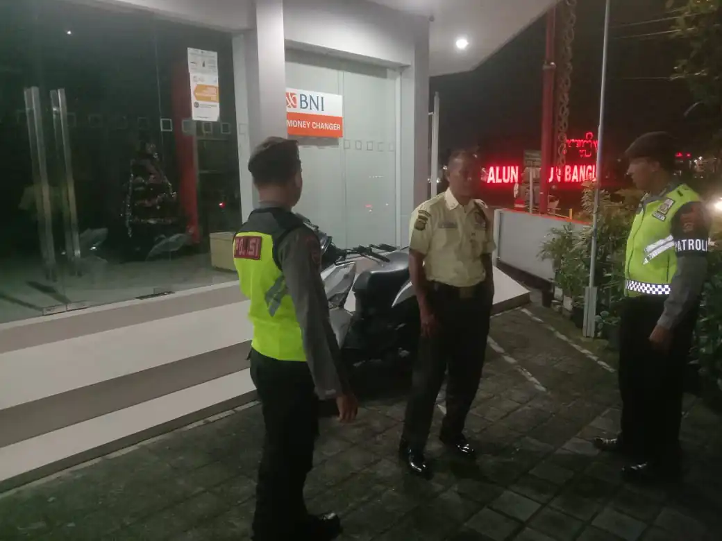 Wujudkan Situasi Kamtibmas Tetap Kondusif, Personil Sat Samapta Laksanakan Patroli Dialogis di Obyek Vital Bank BNI Cabang Bangli