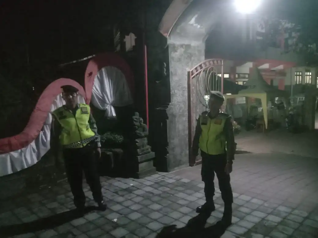 Wujudkan Situasi yang Aman Dimalam Hari, Satuan Samapta Polres Bangli Laksanakan Patroli di sekolah SMKN 1 Bangli Kab. Bangli.