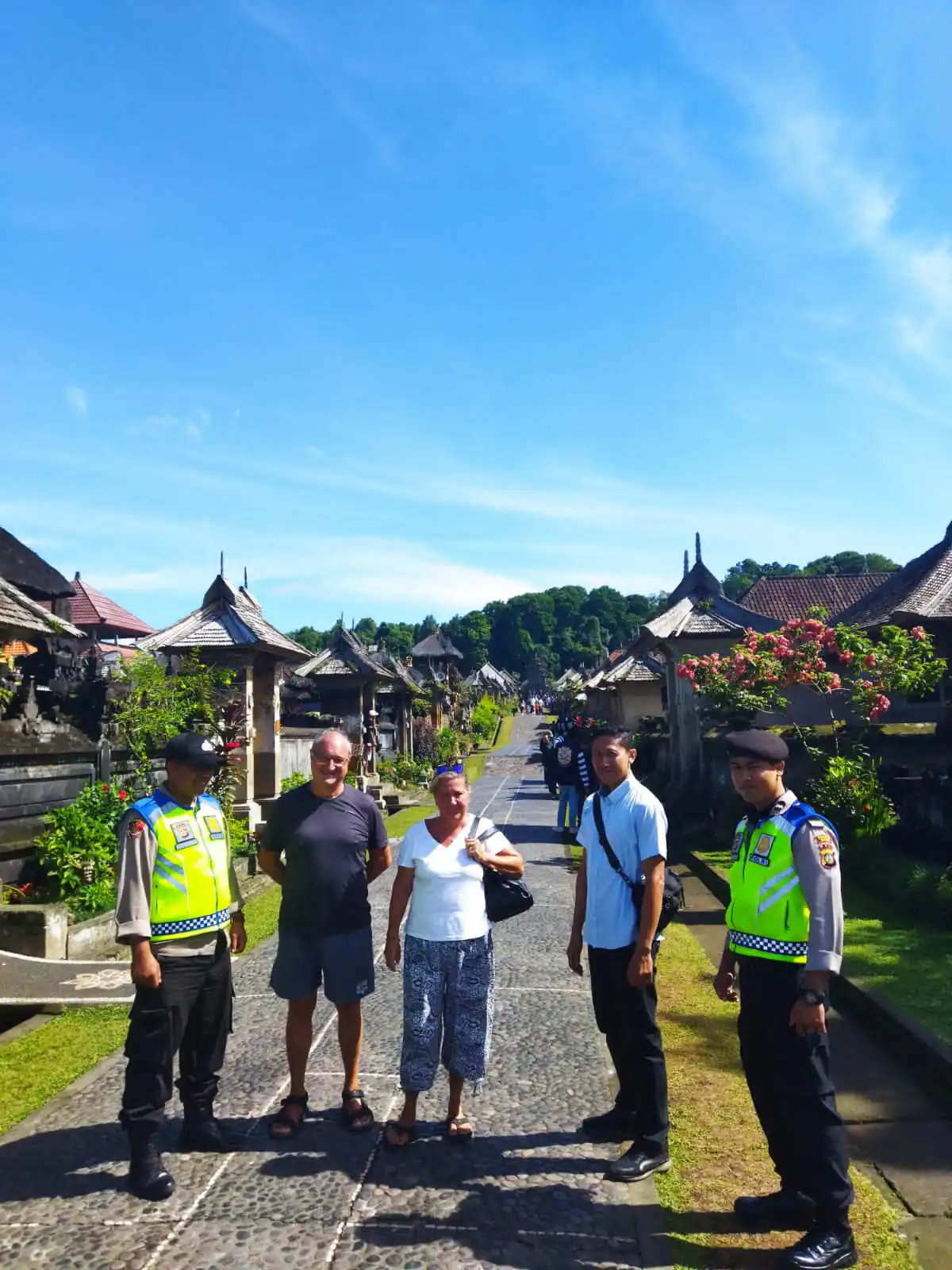 Beri Rasa Aman Kepada Pengunjung, Pawas Bersama Anggota, Sambangi Obyek Wisata Penglipuran