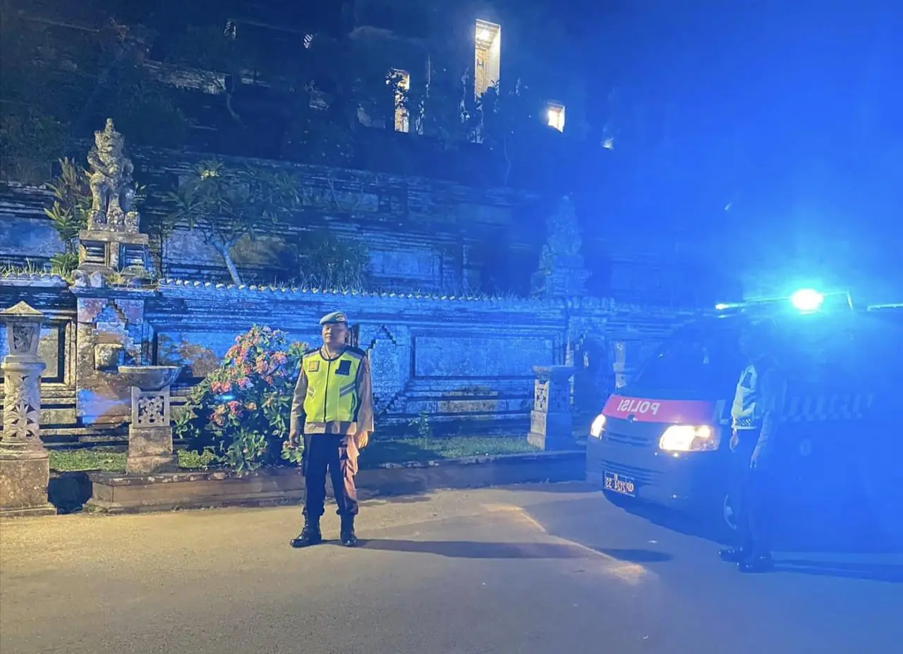 Cegah Terjadinya Gangguan Kamtibmas, Polsek Bangli Tingkatkan Kegiatan Blue Light Patrol