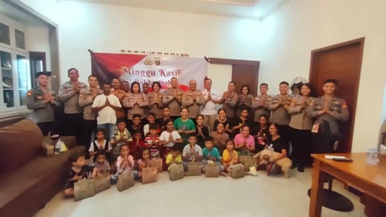 Gelar Minggu Kasih, Polda Bali Beri Pemahaman Berlalu-lintas Yang Baik Kepada Masyarakat