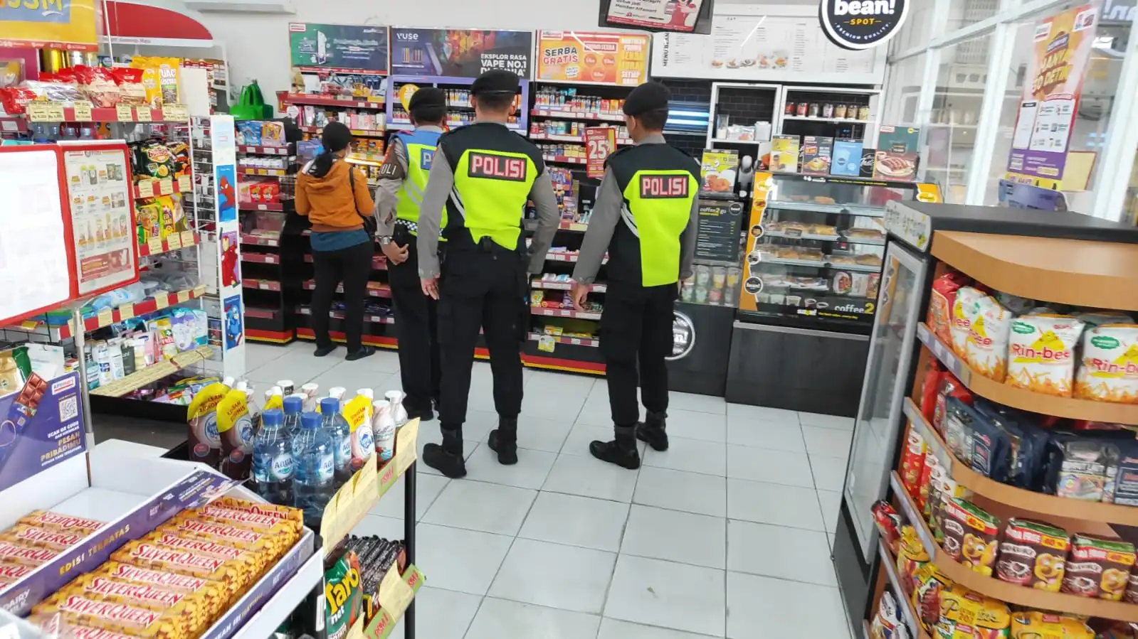 Jaga Situasi tetap Kondusif Saat Rekapitulasi Suara Pemilu 2024 Patroli Printis Presisi dan Patroli Presisi Kota Sat Samapta Polres Bangli