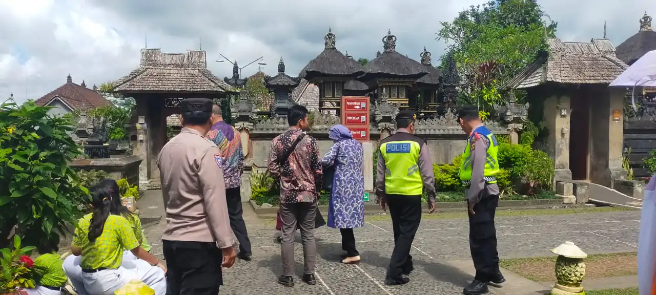 Pastikan Keamanan Terhadap Pengunjung, Pawas Bersama Anggota Sambangi Obyek Wisata Penglipuran