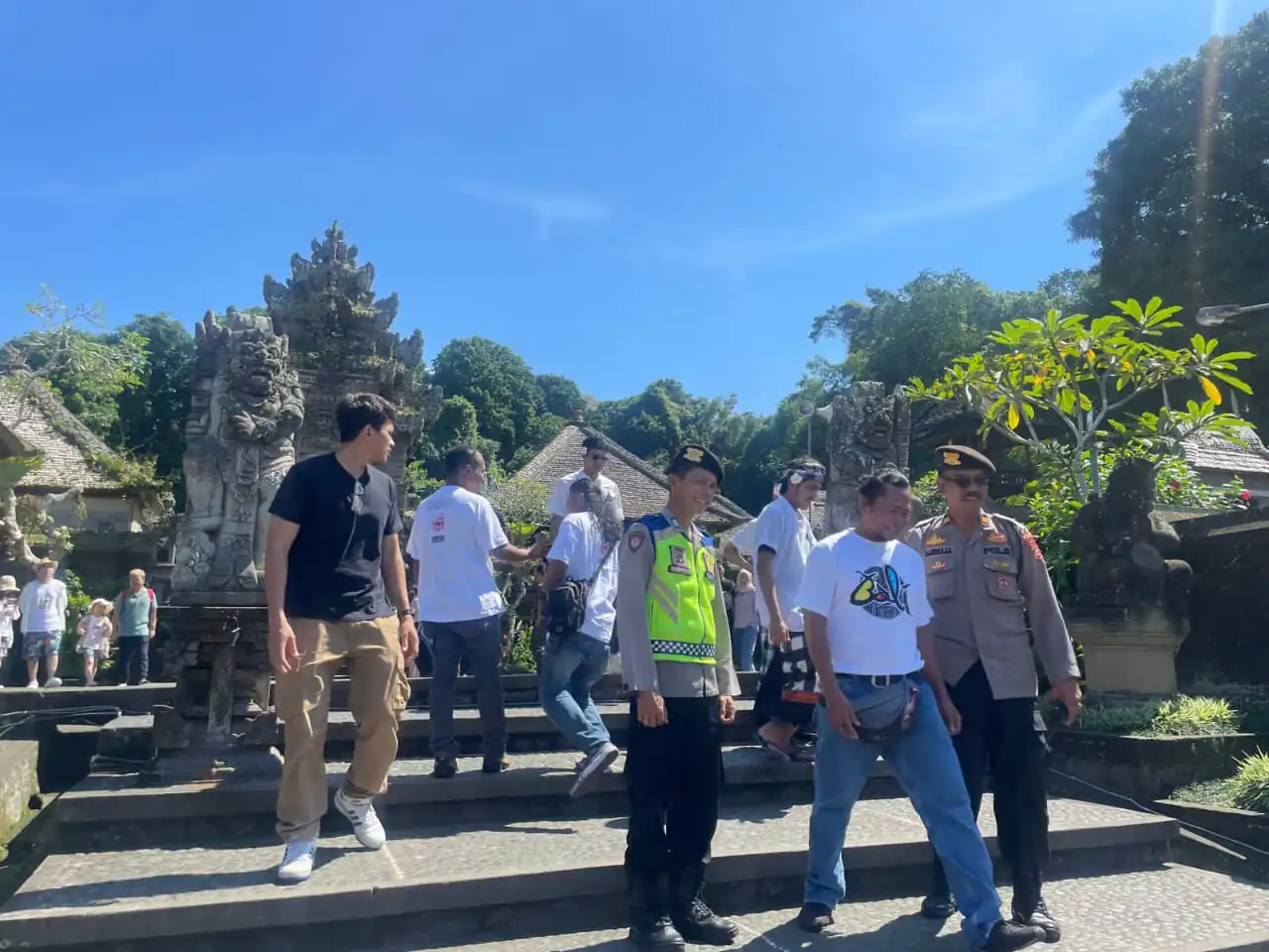 Sambangi Obyek Wisata Penglipuran, Pawas Bersama Anggota Berikan Himbauan Kamtibmas